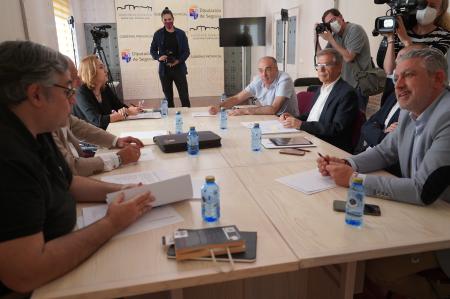 Trece poemarios, plurales en sus temas y contenidos, optan al trigésimo segundo Premio Internacional de Poesía Jaime Gil de Biedma de la...