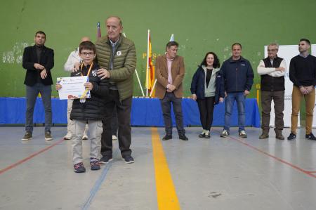 Los equipos de Fútbol Sala del IES Vega del Pirón de Carbonero el Mayor destacan en las finales provinciales de Deporte Escolar, cuya entrega...
