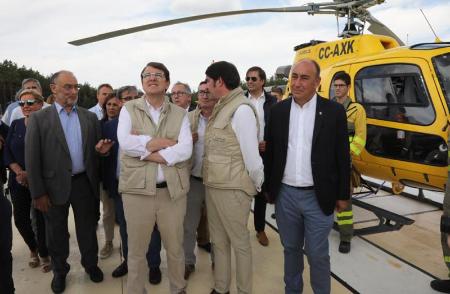 Imagen Miguel Ángel de Vicente agradece, junto al presidente de la Junta, la labor de los trabajadores de la base riazana de Las Casillas