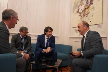 Imagen La Diputación y la Consejería de Fomento alcanzan compromisos económicos diversas  materias