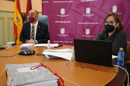 Imagen El Pleno de la Diputación reconoce el trabajo de los profesionales de las residencias en zona COVID y reivindica el papel de la mujer