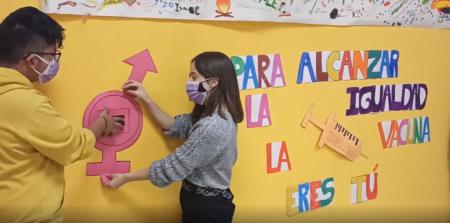 Imagen Los jóvenes de los programas de Ocio Alternativo y COFU de la provincia y Gioconda Belli, ponen imágenes y voz al 8M