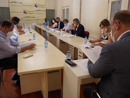 Imagen La Junta de Gobierno aprueba el reparto de 70.000 euros de ayudas entre veintinueve profesionales artísticos y diecisiete técnicos y empresas