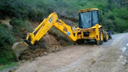 Imagen Una fuerte tromba obligó a cortar la carretera de Rebollar a San Pedro de Gaíllos