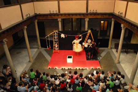 Imagen La Diputación traerá a la capital a 1.500 niños a disfrutar de Titirimundi