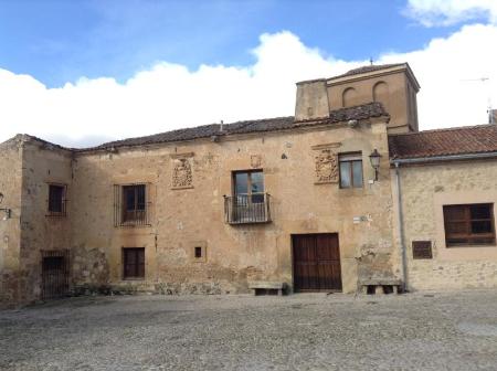 Imagen La Diputación aportará 18.000 euros al Ayuntamiento de Pedraza para rehabilitar la Casa del Conde de San Rafael