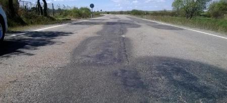 Imagen La Diputación invertirá 300.000 euros en el arreglo de la carretera de Trescasas a Torrecaballeros