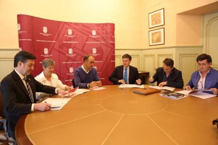 Imagen La Diputación firma convenios con los Ayuntamientos que albergan las instalaciones de los CEAAS