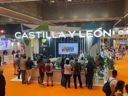 La provincia de Segovia se despliega en la Feria Expovacaciones Bilbao 2025 como un lugar para “soñar y vivir”