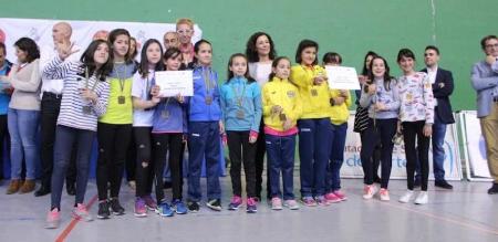 Imagen Los campeones y participantes de los Juegos Escolares recogen sus medallas y diplomas