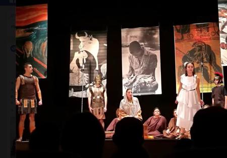 Imagen Cultura y Juventud vuelve a contribuir a la mejora de los montajes de 16 grupos teatrales con 9.998 euros