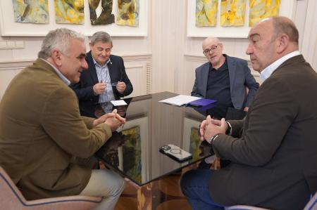 El presidente de la Diputación recibe la visita de varios alcaldes y alcaldesas para continuar conociendo sus proyectos y demandas de primera...