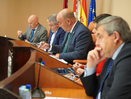 Imagen El Pleno de la Diputación aprueba una modificación presupuestaria que posibilitará una inversión directa de más de 1,6 millones de euros