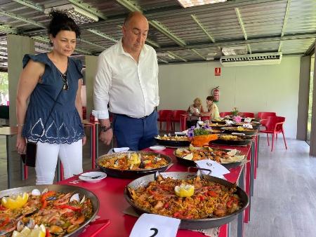 Imagen Los trabajadores de la Diputación anticipan la llegada del verano con el concurso de paellas celebrado en el Centro de Servicios Sociales ‘La Fuencisla’