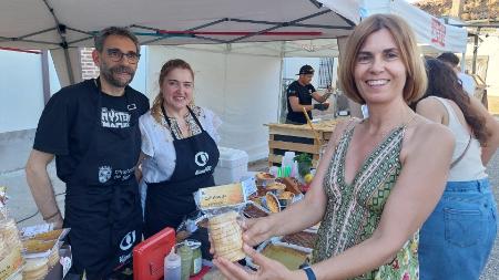 La ruta ‘Amor a primera birra’ con Alimentos de Segovia alcanza su ecuador en Rapariegos con una jornada repleta de sabor, artesanía y tradición