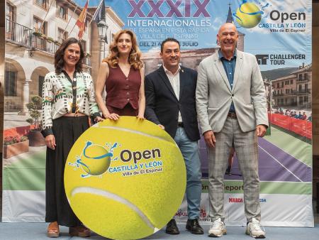 El patio de Columnas de la Diputación acoge un año más la presentación del Open Castilla y León Villa de El Espinar