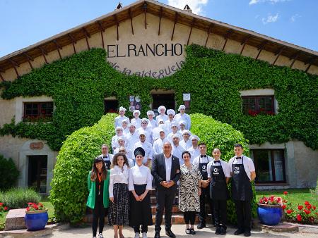 Un centenar de comensales del sector de la hostelería y la restauración asisten a la presentación del menú Kilómetro Cero de la provincia de...