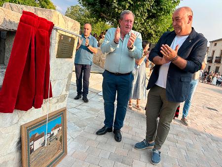 Torreiglesias celebra la conclusión de la remodelación integral de su Plaza Mayor con un acto de inauguración al que ha asistido el presidente...