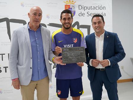 Imagen El ayuntamiento de El Espinar, el Atlético de Madrid y la Diputación...