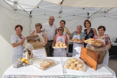 Imagen Abades encara la cuarta feria que tiene a hojuelas y florones como protagonistas de sabor y solidaridad en la séptima parada de la...