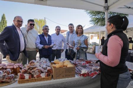 Imagen Abades endulza la octava parada de la Caravana de Alimentos de Segovia...
