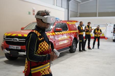 La realidad virtual plantea supuestos de actuación en emergencias concretas, como parte de la formación de mandos intermedios del servicio de...