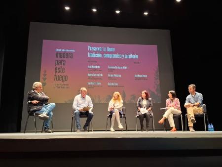 La Diputación de Segovia impulsa la difusión de la cultura tradicional con el preestreno del documental ‘Madera para este fuego’ en el Teatro...