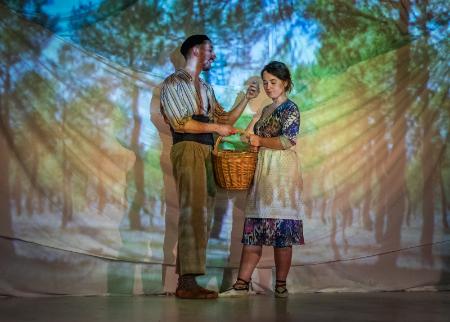 Festeamus, Los Tomillares, Ponte a la Cola y Con Dos o Varios inauguran en el Teatro Juan Bravo una nueva edición de la Muestra Provincial