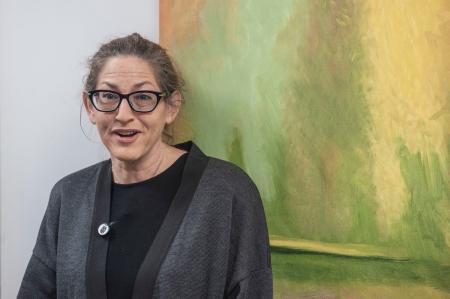 Representantes de la Fundación Harriet y Esteban Vicente conocen, junto a la directora del CSS La Fuencisla, el proyecto artístico realizado...