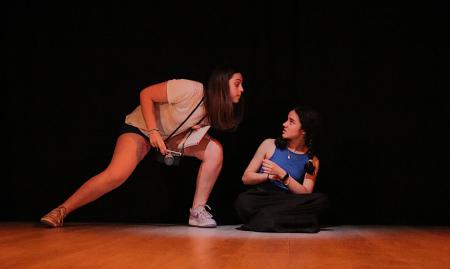 El Teatro Juan Bravo encara la segunda ronda de Muestra Provincial con el aforo completo durante el fin de semana