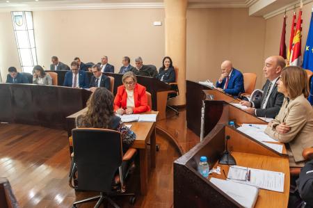 El equipo de Gobierno de la Diputación saca adelante su propuesta al Pleno de un Presupuesto de 92.806.000 euros para 2026, con una reducción...