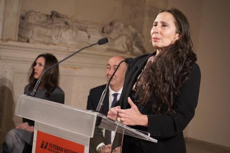 El Museo Esteban Vicente reabre sus puertas con la exposición principal del proyecto de Laura Torrado, ‘Ouroboros’
