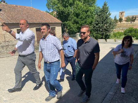 Miguel Ángel de Vicente recorre los pueblos de la zona norte de la Comunidad de Villa y Tierra de Pedraza en una nueva jornada de visita...