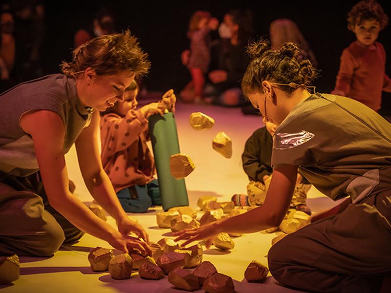 El teatro para bebés vuelve al Juan Bravo de la mano del ‘Univers’ de Engruna Teatre