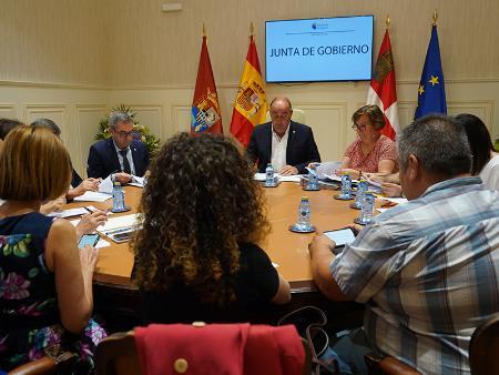 Imagen La Junta de Gobierno de la Diputación aprueba subvencionar cerca de medio centenar de proyectos destinados a fomentar la igualdad en la provincia