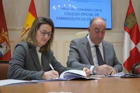 La Diputación y el Colegio Oficial de Farmacéuticos renuevan su compromiso con más de dos centenares y medio de personas y más de cincuenta...