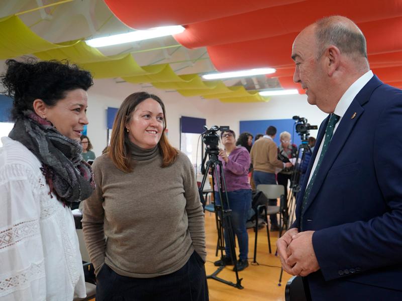 Representantes de servicios sociales de toda España se reúnen en el CSS La Fuencisla, dentro del proyecto del Imserso para el diseño de un...