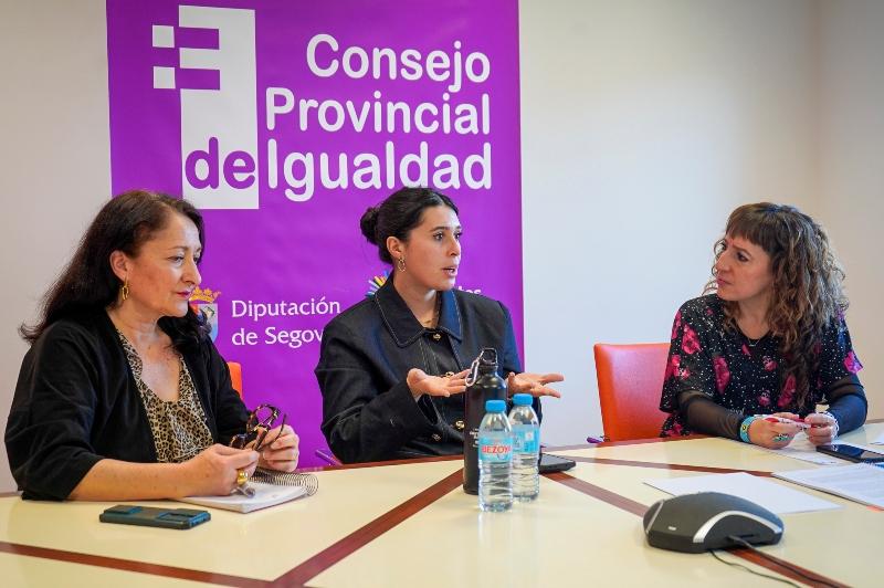 La Diputación analiza cómo los entornos digitales favorecen la aparición de nuevas formas de violencia machista en una nueva cápsula formativa...