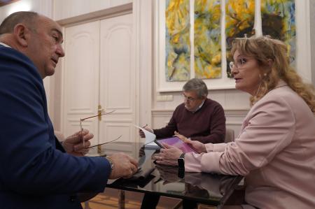 Varios alcaldes de la provincia trasladan al presidente de la Diputación sus proyectos para 2026