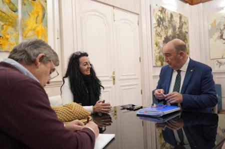 Varios alcaldes de la provincia trasladan al presidente de la Diputación sus proyectos para 2026