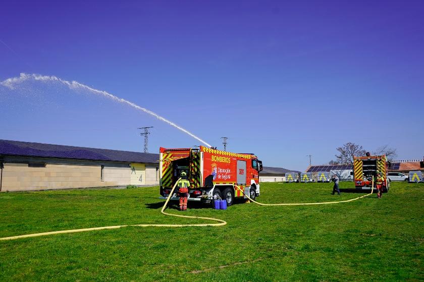 Los bomberos de la Diputación amplían su formación con la bomba nodriza de doce mil litros de capacidad que ha incorporado el SPEIS