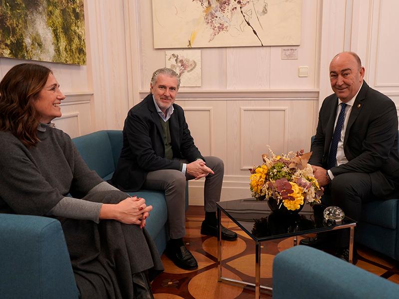 Diputación y FES mantienen una reunión, con el Centro de Transferencia del Conocimiento, Segovia Intermodal y el quincuagésimo aniversario de...