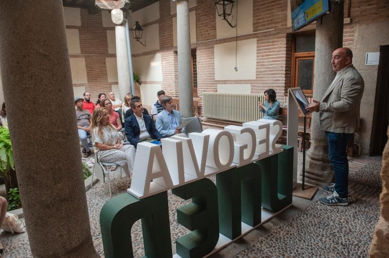 Diputación de Segovia y UNED vuelven a facilitar la formación en comunicación y lenguaje verbal y no verbal