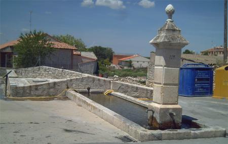 Fuente y lavadero de Fuentesaúco de Fuentidueña