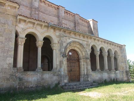 Pórtico de la iglesia de San Miguel