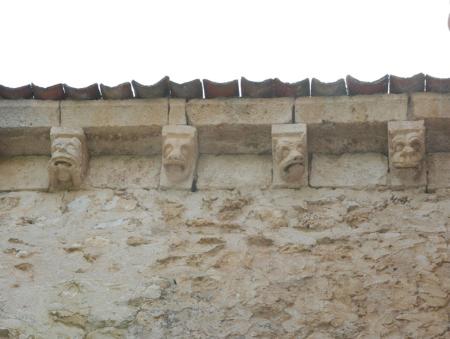 Detalle de los canecillos de la Igl. de San Andrés