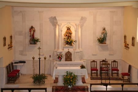 Interior de la iglesia del Caserío de San José