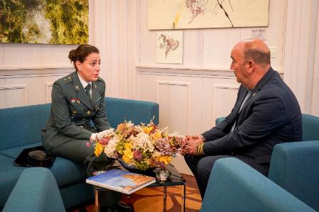 El presidente de la Diputación recibe en visita institucional a la nueva comandante de la Guardia Civil de Segovia