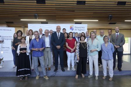 La Diputación celebra Santa Rita condecorando al personal que ha alcanzado diferentes grados de veteranía en la Administración y homenajeando...