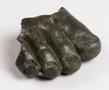 Imagen Pie de estatua. Bronce. Siglos I-II d.C. Museo de Segovia (foto: J. M. Cófreces).
